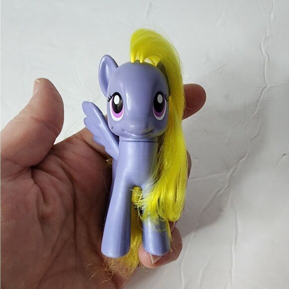 My Little Pony G4 3" Brushable LILY BLOSSOM Purple with Yellow Mane - Picture 3 of 4
